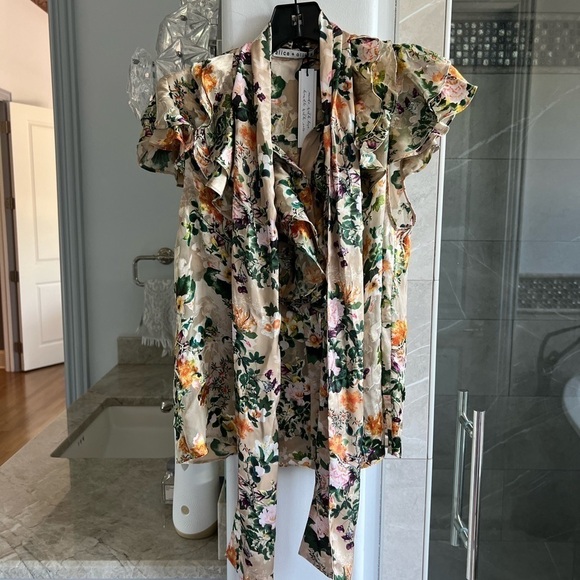 ALICE + OLIVIA Jeannie Floral Burnout Bow Collar Blouse - Picture 6 of 13